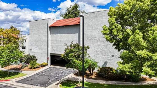 $369,999 | 250 East Fern Avenue, Unit 210, Redlands, CA 92373