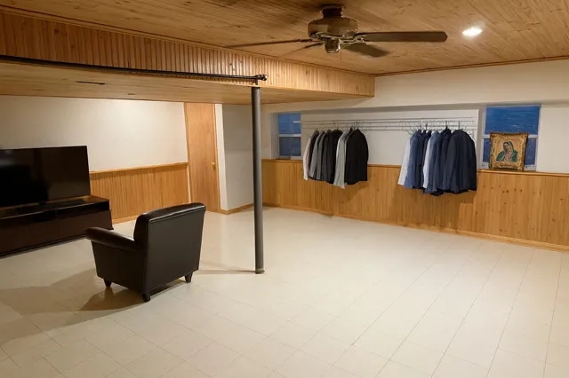 $349,900 | 406 North Juniper Drive, North Aurora, IL 60542