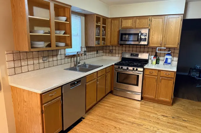 $349,900 | 406 North Juniper Drive, North Aurora, IL 60542