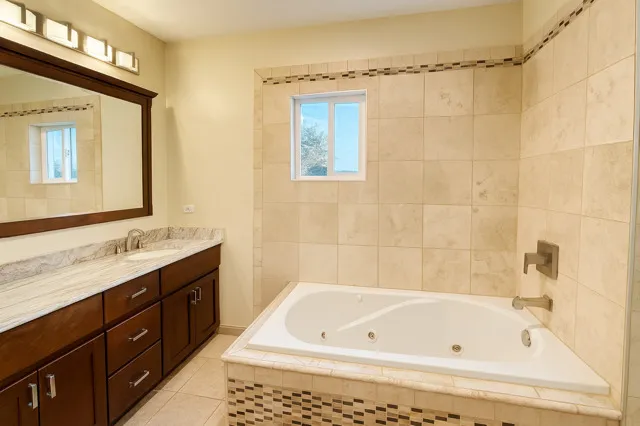 $349,900 | 406 North Juniper Drive, North Aurora, IL 60542