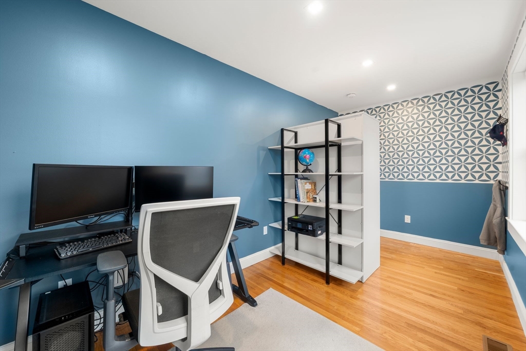 103 Orange Street Reading, MA 01867 - Photo 12 of 38