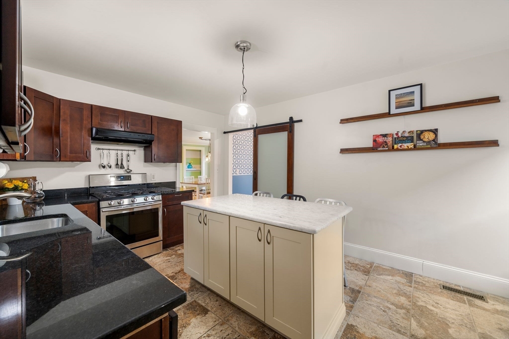 103 Orange Street Reading, MA 01867 - Photo 17 of 38