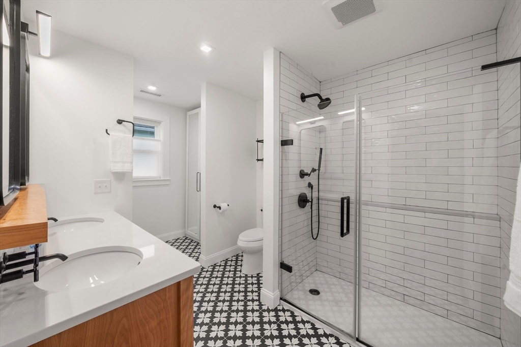 103 Orange Street Reading, MA 01867 - Photo 27 of 38