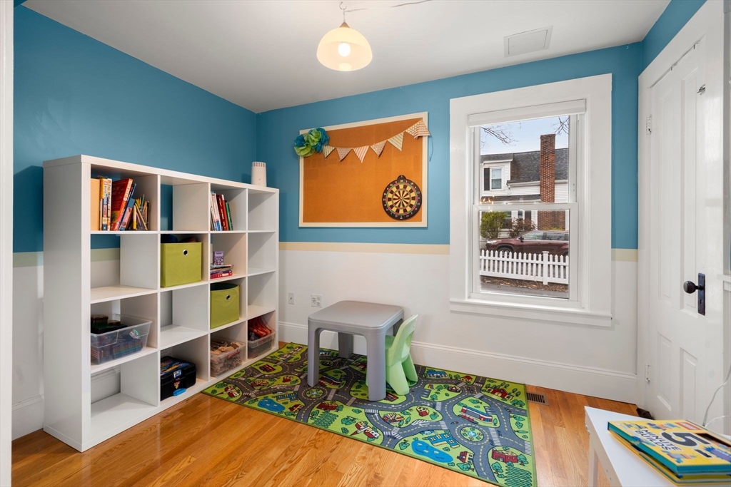 103 Orange Street Reading, MA 01867 - Photo 9 of 38