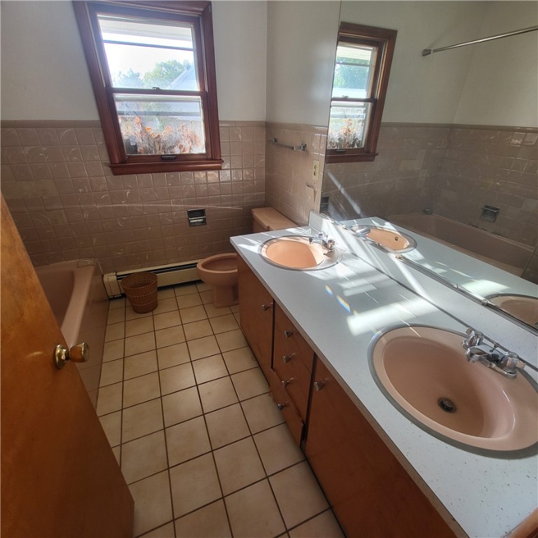 800 Division Street Charleston, IL 61920 - Photo 16 of 23 Hall Bathroom