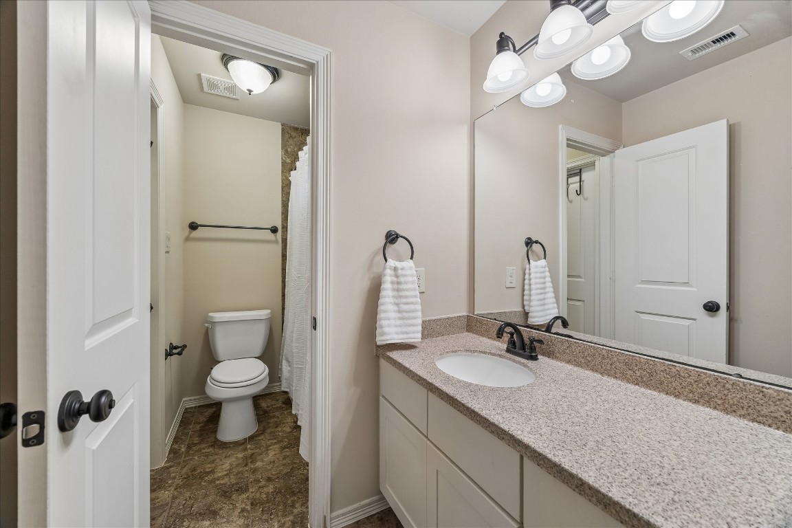 3 Tiburon Court Spring, TX 77389 - Photo 24 of 35 Secondary bath