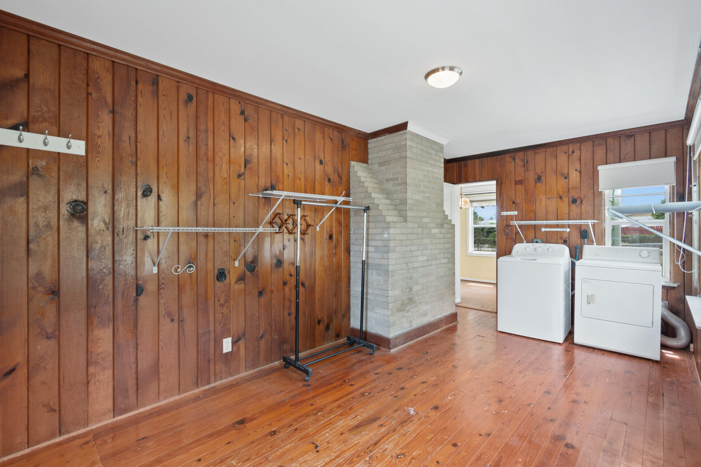 722 Hampton Road West Palm Beach, FL 33405 - Photo 20 of 20 Laundry area