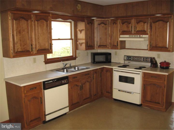 159 Fry Road Fleetwood, PA 19522 - Photo 11 of 22 Gallery Image 11