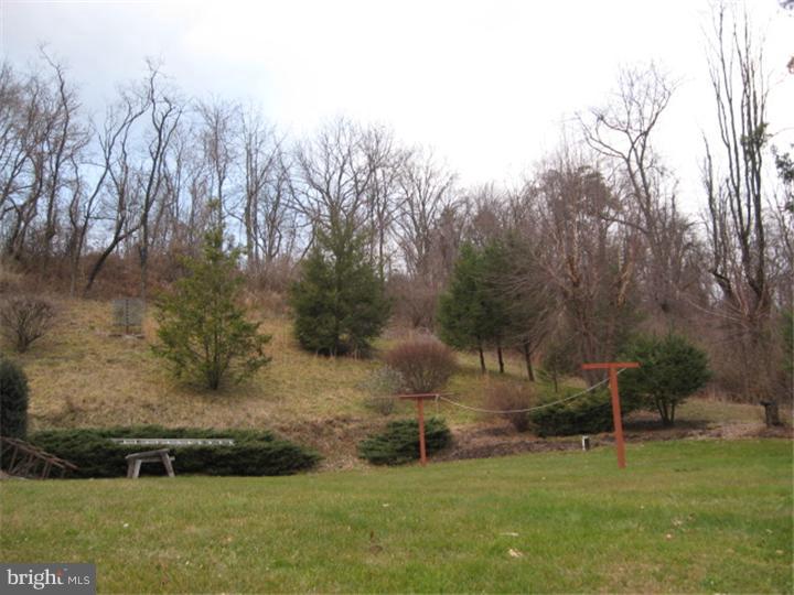 159 Fry Road Fleetwood, PA 19522 - Photo 5 of 22 Gallery Image 5