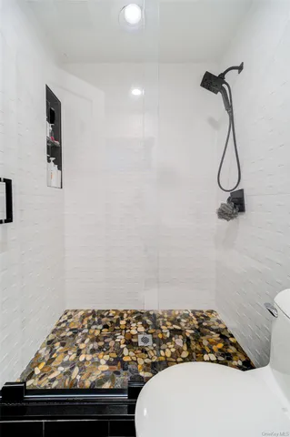 $1,229,000 | 4 Ayr Court, Airmont, NY 10901