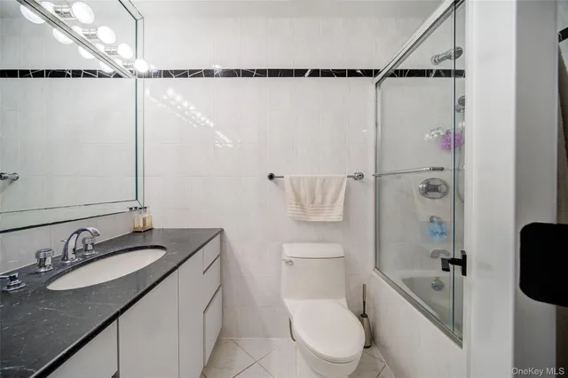 $1,229,000 | 4 Ayr Court, Airmont, NY 10901