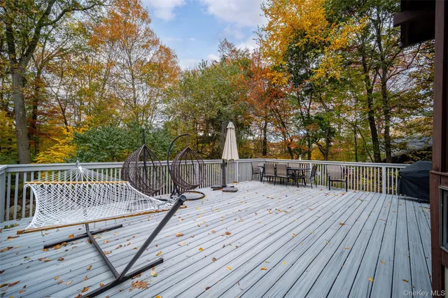 $1,229,000 | 4 Ayr Court, Airmont, NY 10901