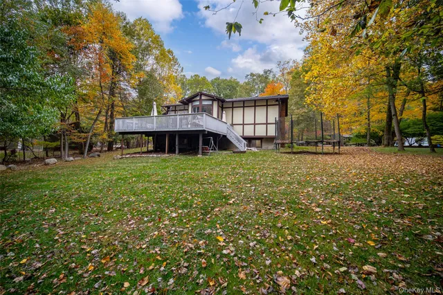 $1,229,000 | 4 Ayr Court, Airmont, NY 10901