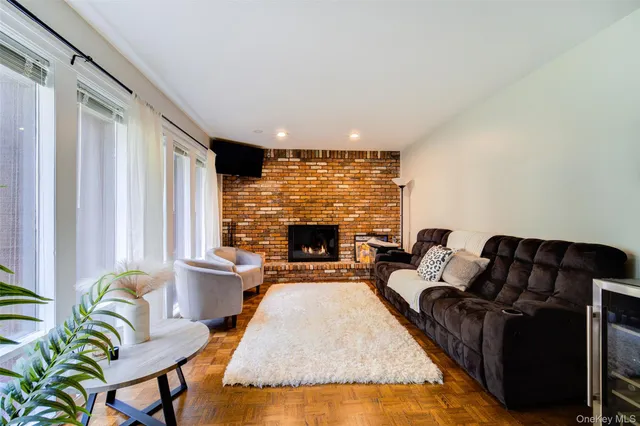 $1,229,000 | 4 Ayr Court, Airmont, NY 10901