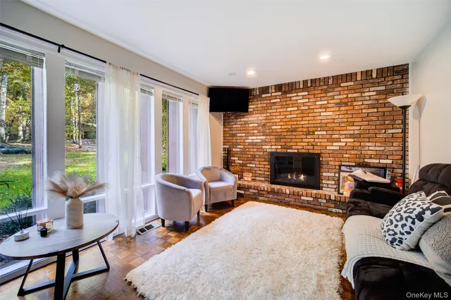 $1,229,000 | 4 Ayr Court, Airmont, NY 10901