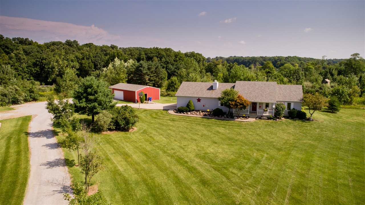 7117 Hosler Road Leo, IN 46765 - Photo 2 of 32