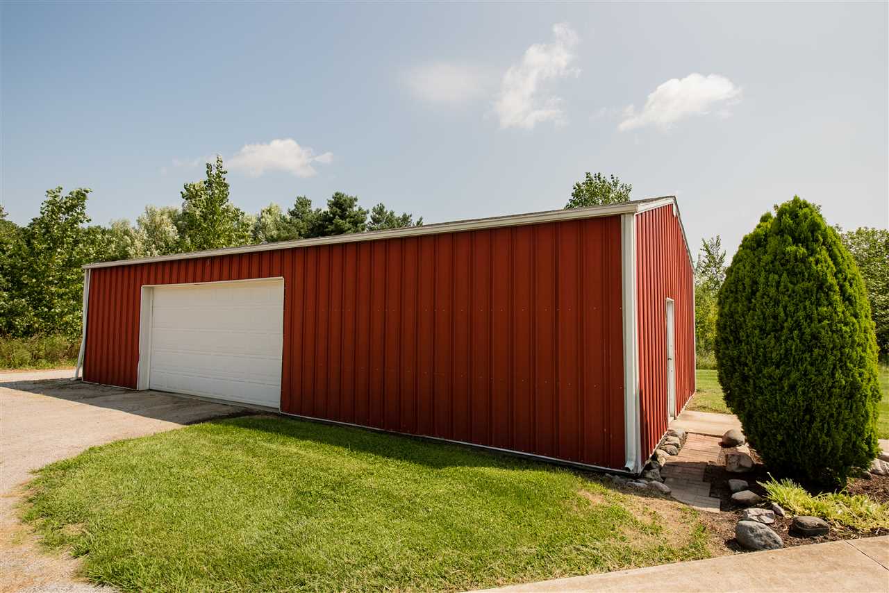 7117 Hosler Road Leo, IN 46765 - Photo 9 of 32