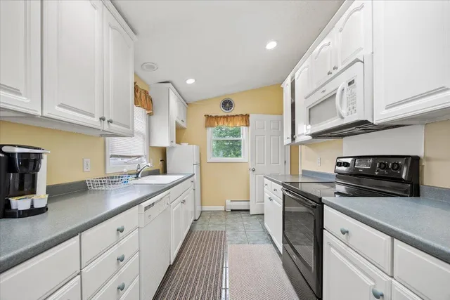 $405,000 | 22 Ocean Park Road, Unit 136, Saco, ME 04072