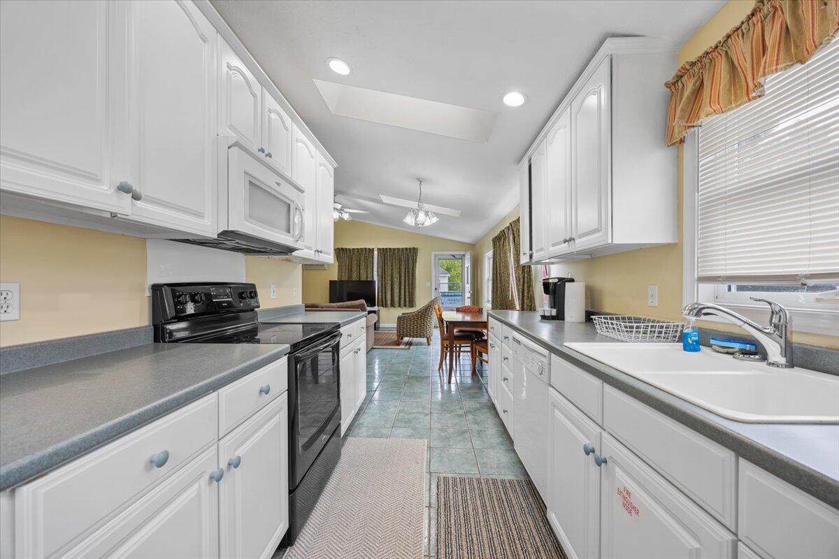 22 Ocean Park Road, Unit 136 Saco, ME 04072 - Photo 19 of 34 20-22 Ocean Park-20