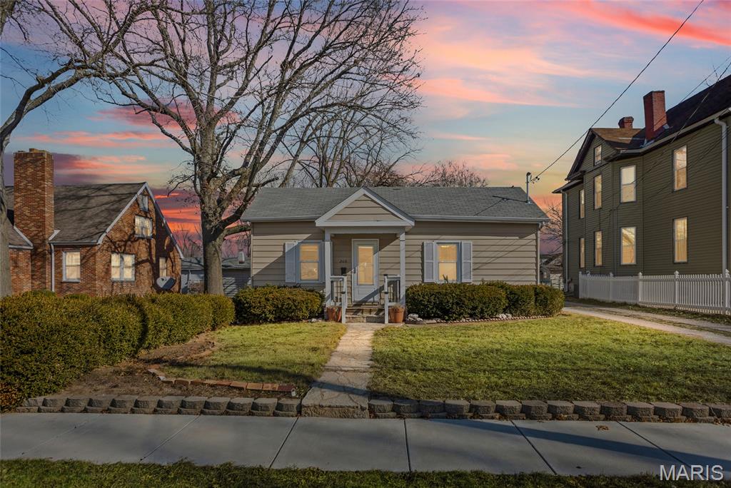 208 South Fillmore Street Edwardsville, IL 62025 - Photo 1 of 39