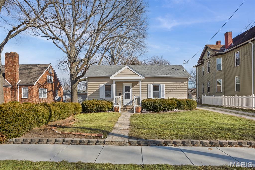 208 South Fillmore Street Edwardsville, IL 62025 - Photo 4 of 39