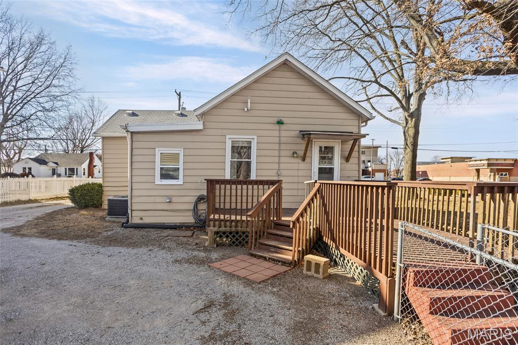 208 South Fillmore Street Edwardsville, IL 62025 - Photo 9 of 39