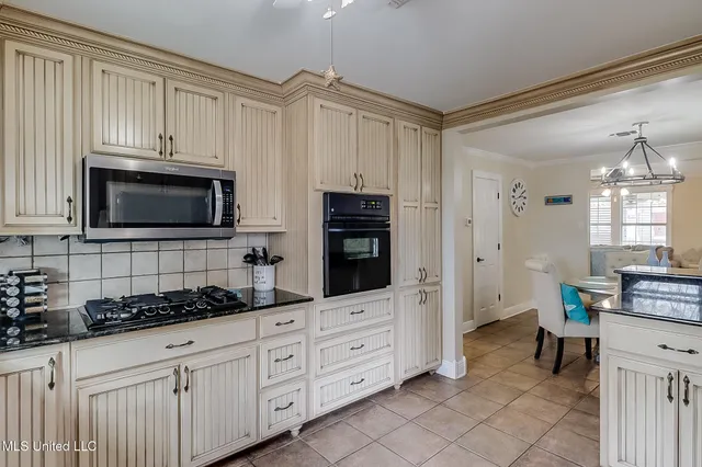 $2,400 | 176 Markham Drive, Gulfport, MS 39507