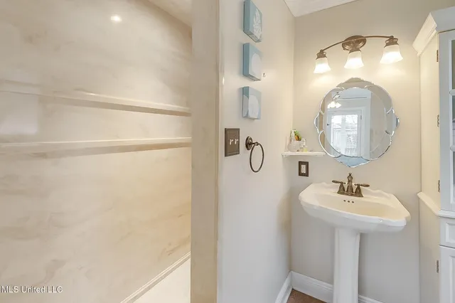 $2,400 | 176 Markham Drive, Gulfport, MS 39507