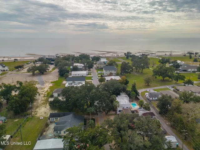 $2,400 | 176 Markham Drive, Gulfport, MS 39507