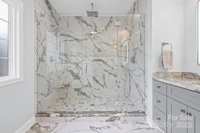 $649,000 | 3670 9th St Drive Northeast, Hickory, NC 28601