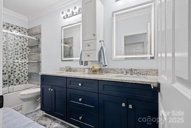 $649,000 | 3670 9th St Drive Northeast, Hickory, NC 28601