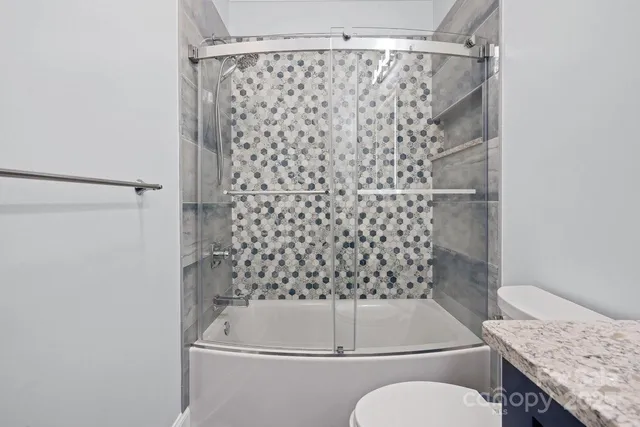 $649,000 | 3670 9th St Drive Northeast, Hickory, NC 28601