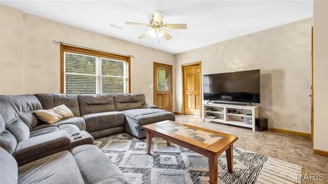 $399,999 | 20 Chad Lane, Rhineland, MO 65069