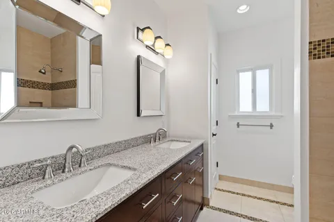 $699,900 | 1501 East Earll Drive, Phoenix, AZ 85014