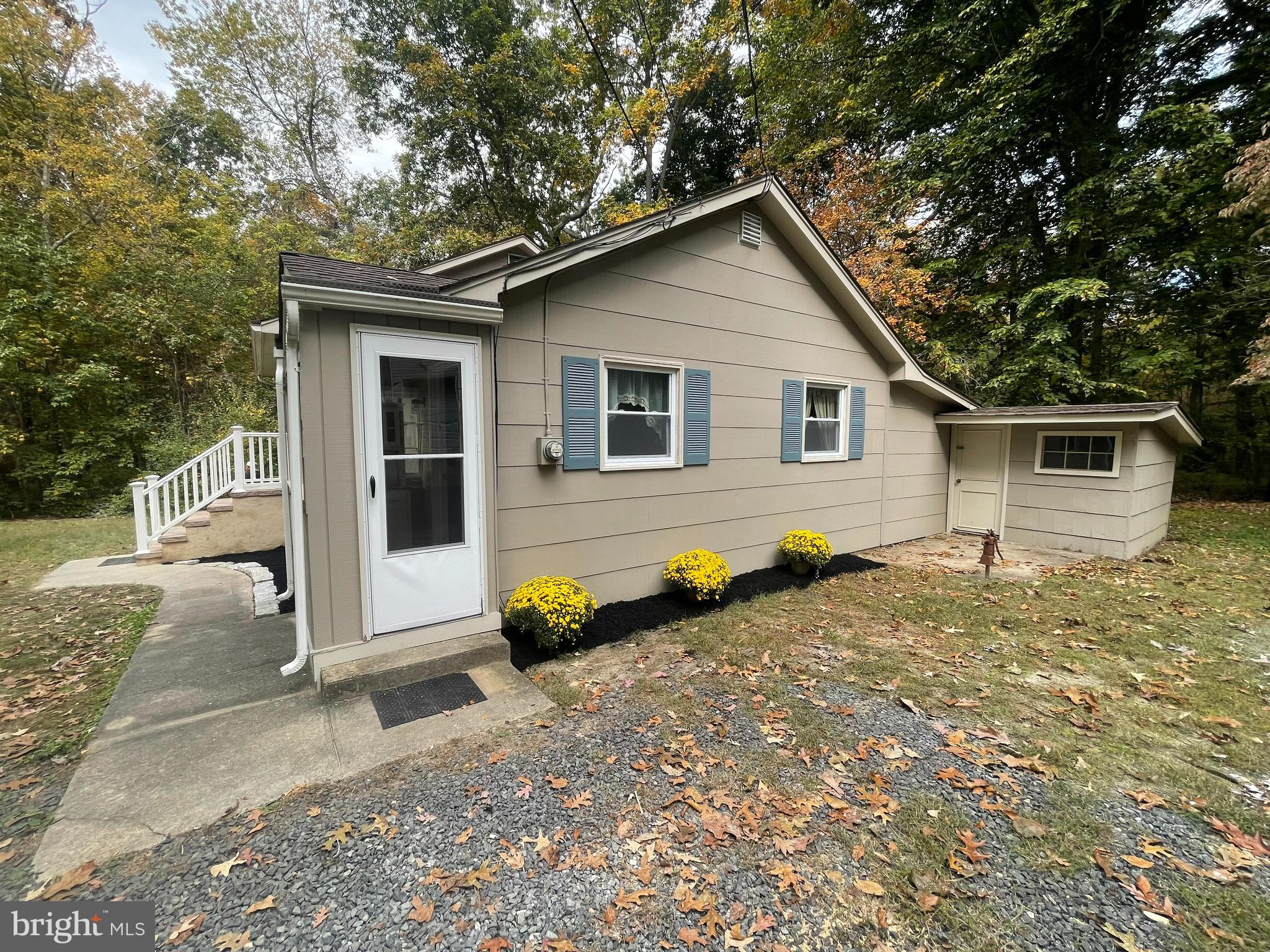 3 Stoyk Road Cream Ridge, NJ 08514 - Photo 2 of 30