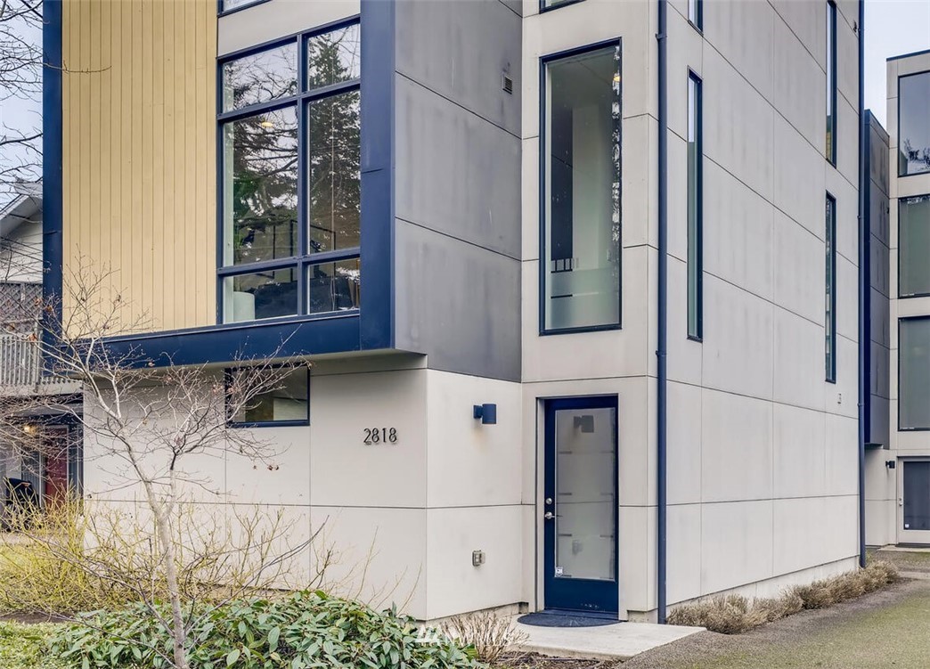 2818 Southwest Genesee Street Seattle, WA 98126 - Photo 2 of 20 Gallery Image 2