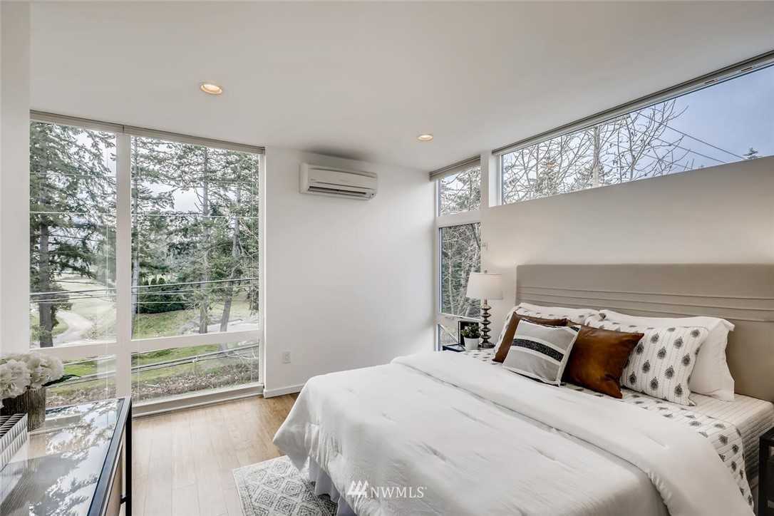 2818 Southwest Genesee Street Seattle, WA 98126 - Photo 11 of 20 Gallery Image 11