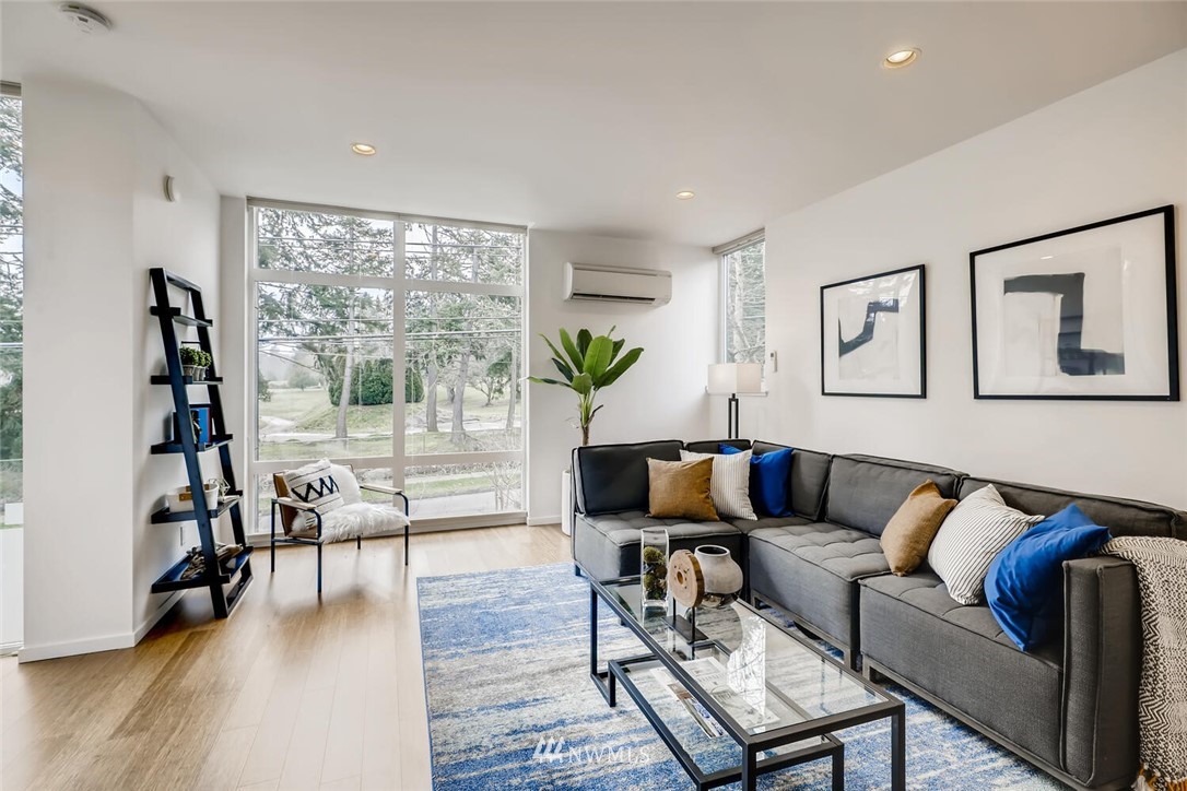 2818 Southwest Genesee Street Seattle, WA 98126 - Photo 3 of 20 Gallery Image 3