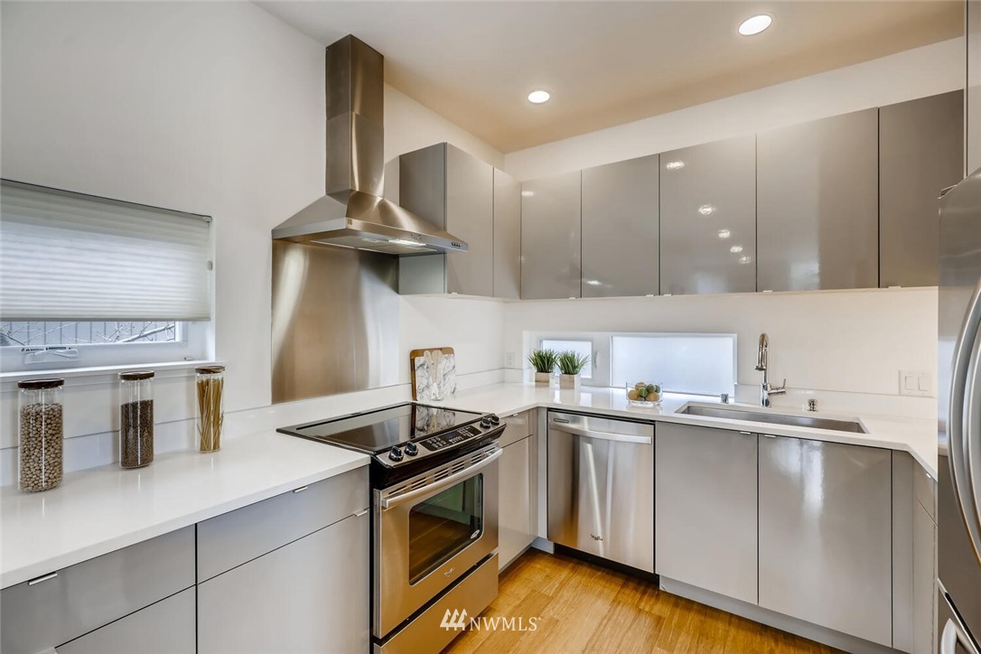 2818 Southwest Genesee Street Seattle, WA 98126 - Photo 7 of 20 Gallery Image 7