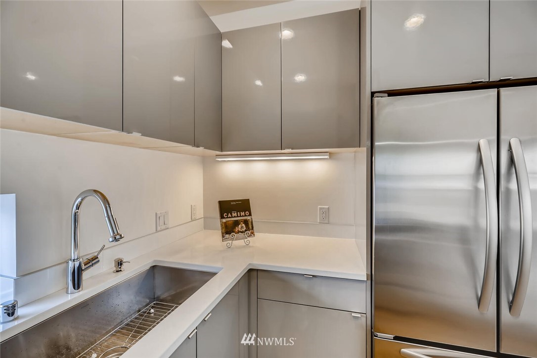 2818 Southwest Genesee Street Seattle, WA 98126 - Photo 8 of 20 Gallery Image 8