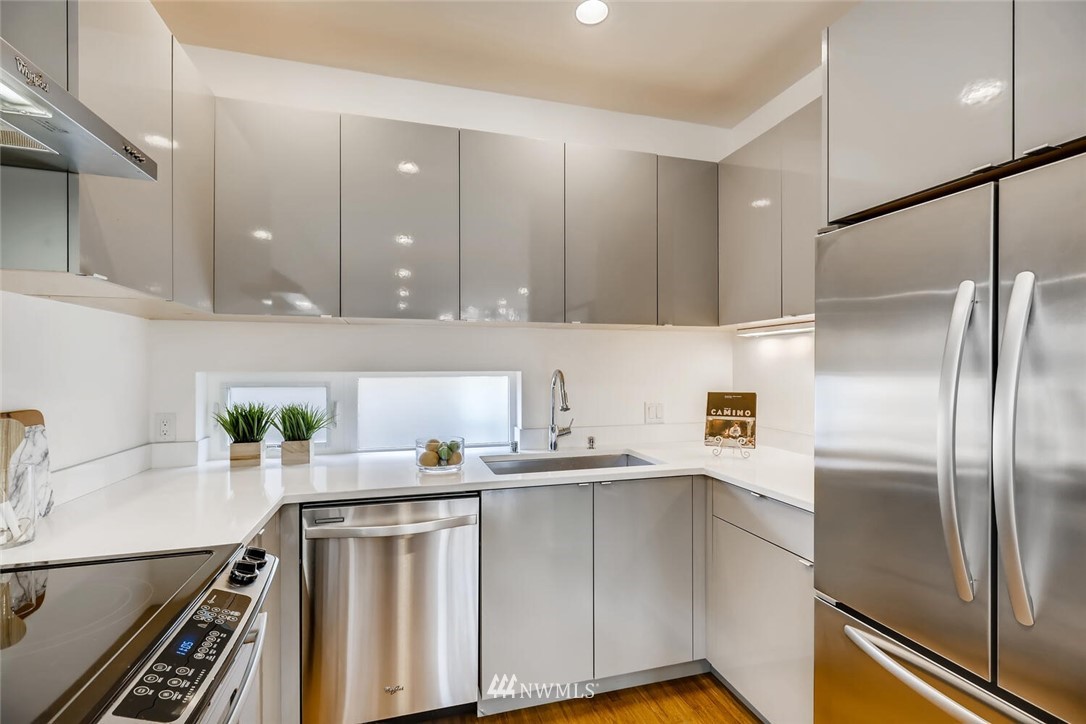 2818 Southwest Genesee Street Seattle, WA 98126 - Photo 9 of 20 Gallery Image 9