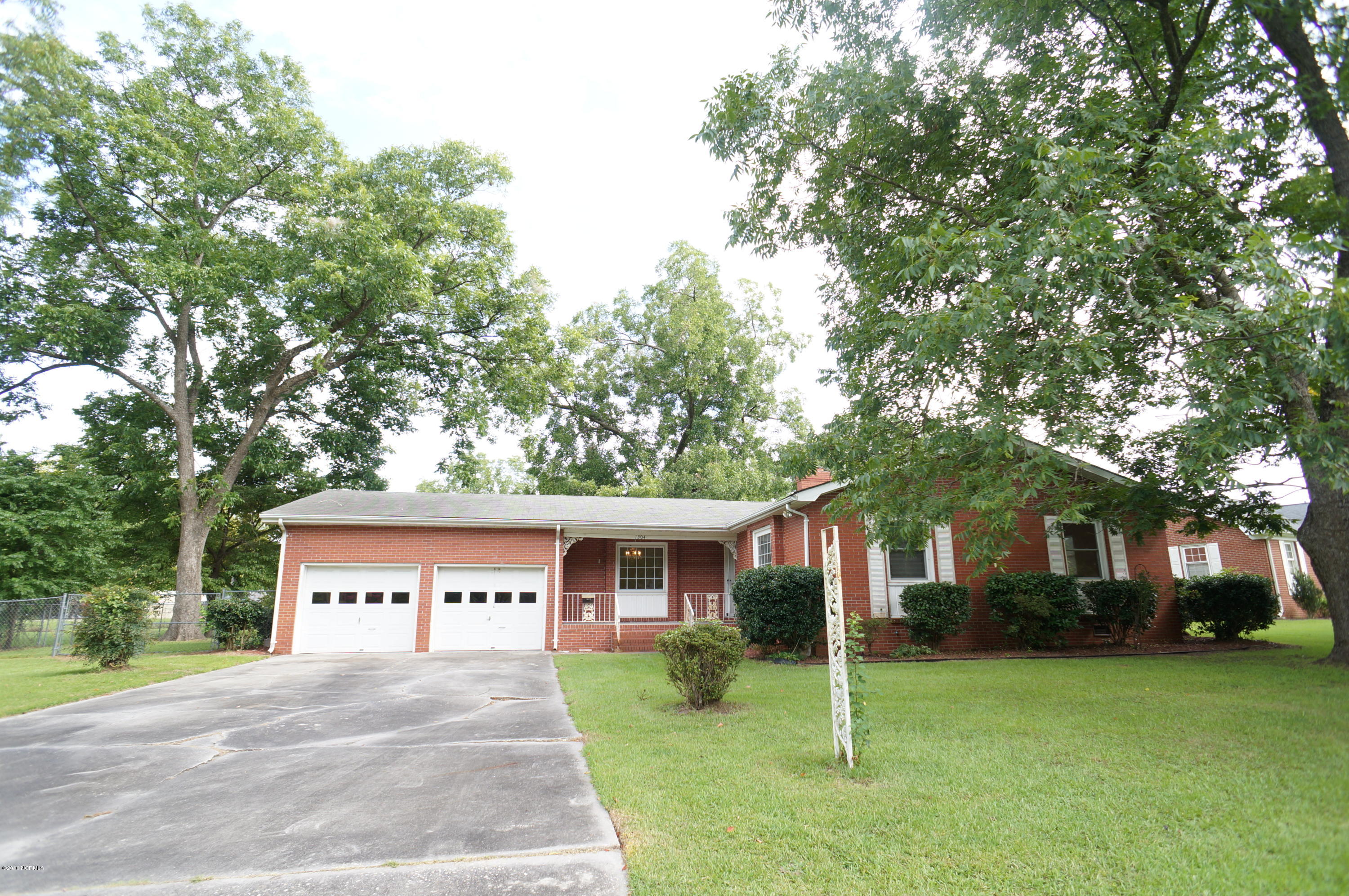 1304 Kimberly Road New Bern, NC 28562 - Photo 2 of 50 DSC05746