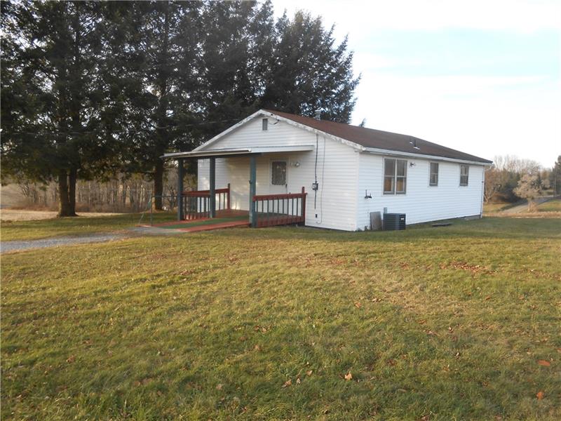 301 Crisswell Road Butler, PA 16002 - Photo 3 of 11 Covered side porch