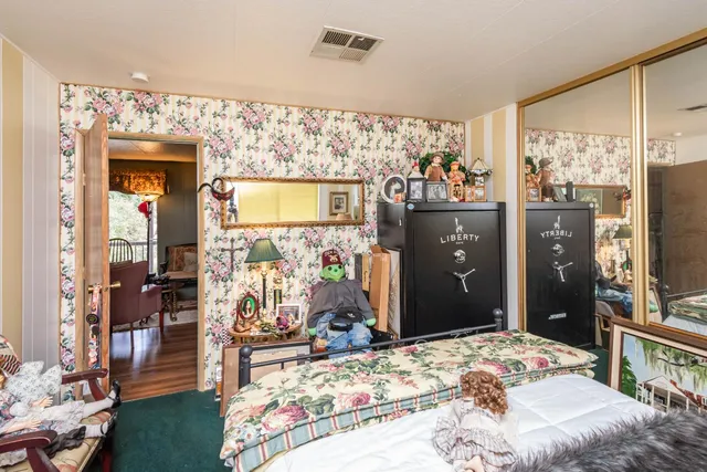 a view of outdoor space with mountain view