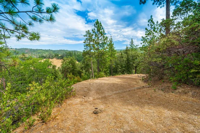 $999,000 | 18000 West Clinton Road, Jackson, CA 95642