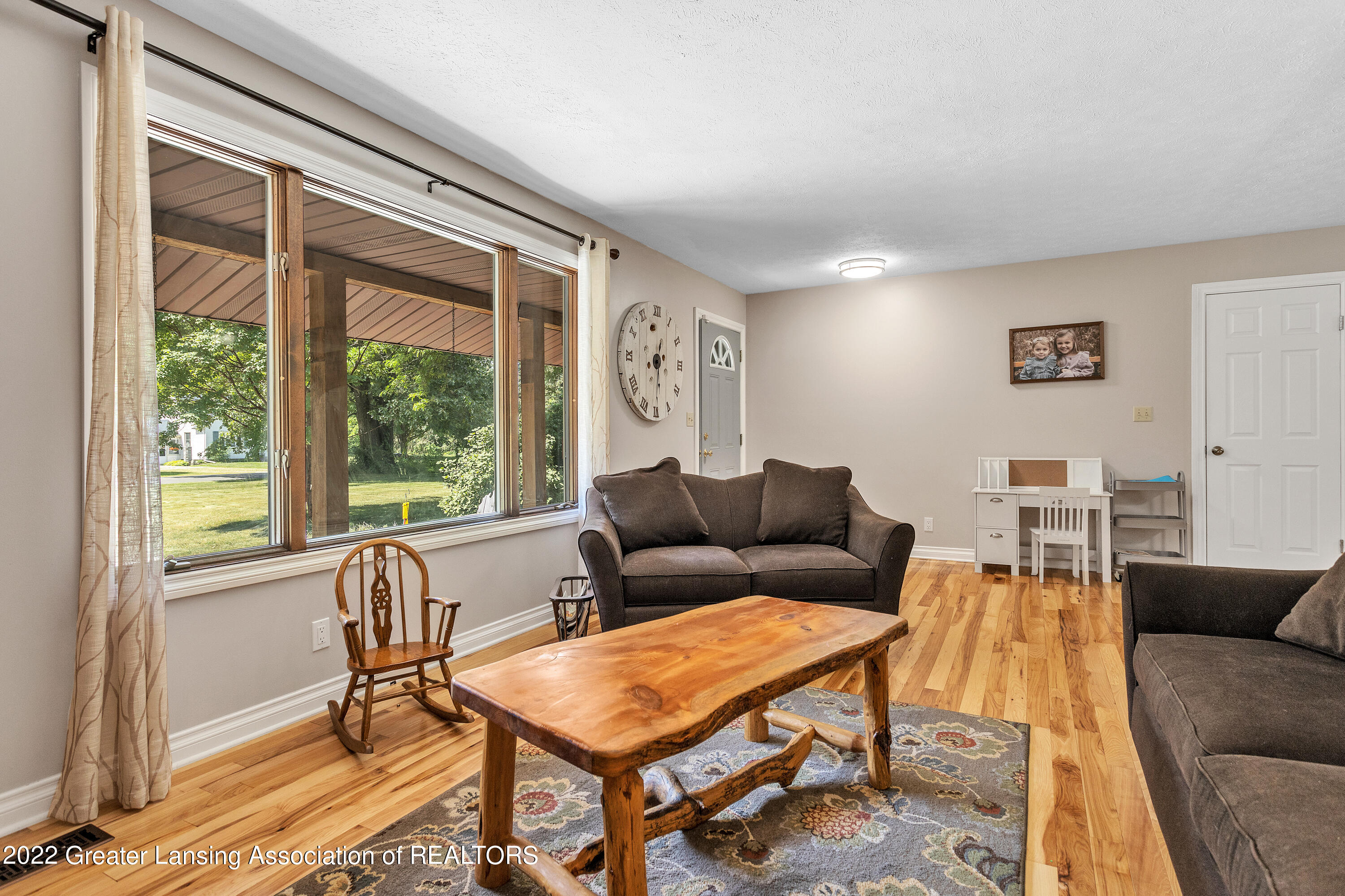 9873 Coleman Road Haslett, MI 48840 - Photo 9 of 46 Living Room