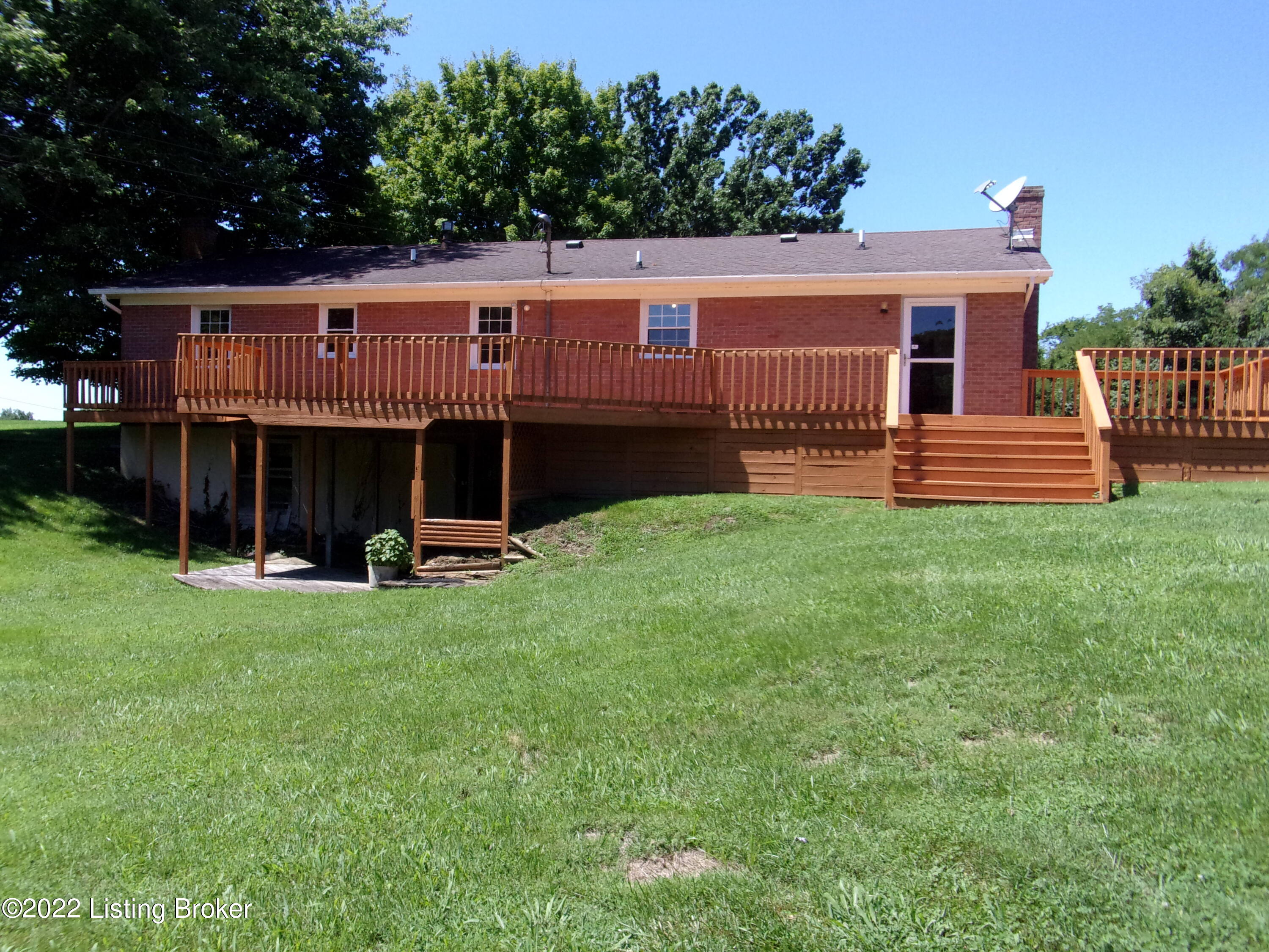 9509 Lawrenceburg Road Chaplin, KY 40012 - Photo 4 of 25 101_4234