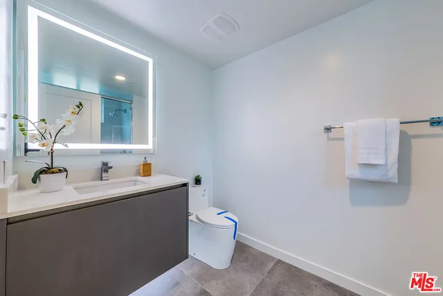 $3,950 | 214 South Westmoreland Avenue, Unit 6, Los Angeles, CA 90004