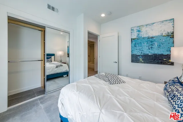 $3,950 | 214 South Westmoreland Avenue, Unit 6, Los Angeles, CA 90004