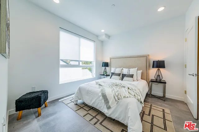 $3,950 | 214 South Westmoreland Avenue, Unit 6, Los Angeles, CA 90004